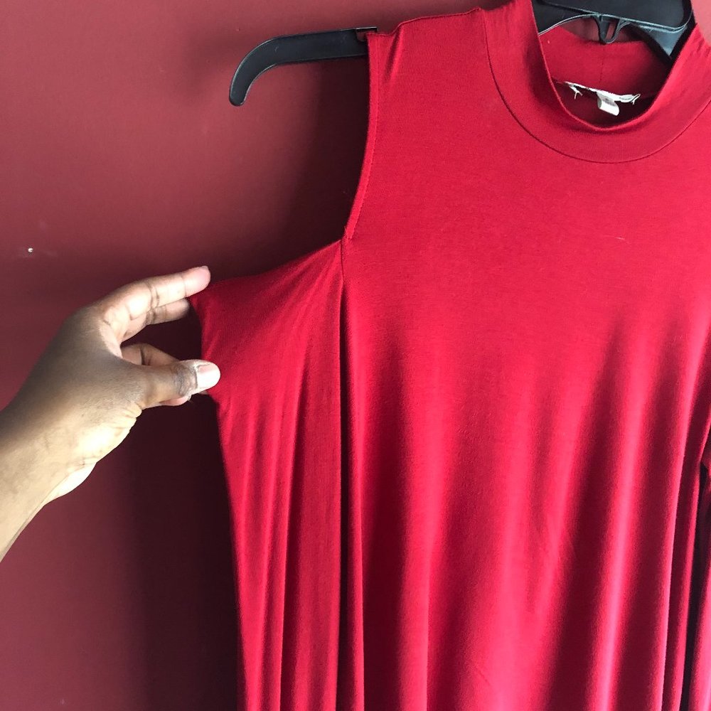 Neiman Marcus Cold Shoulder Top - Picture 4 of 7